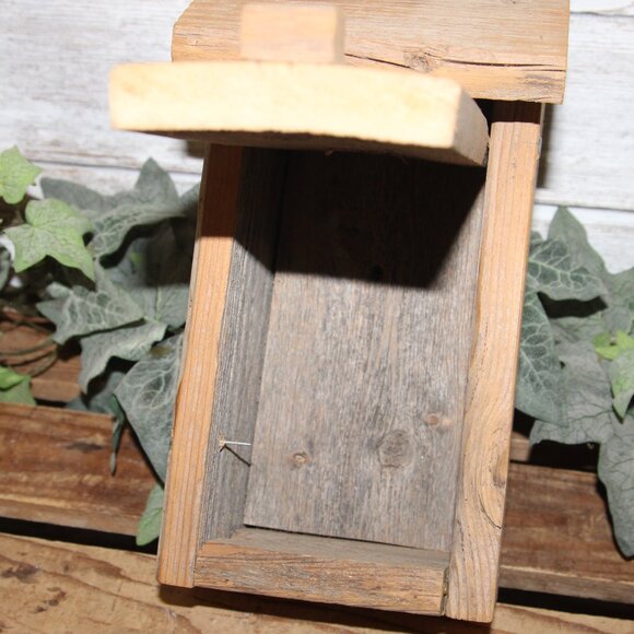 Adorable Rustic Vintage Primitive Farmhouse Reclaimed Wood Birdhouse - Picture 6 of 6